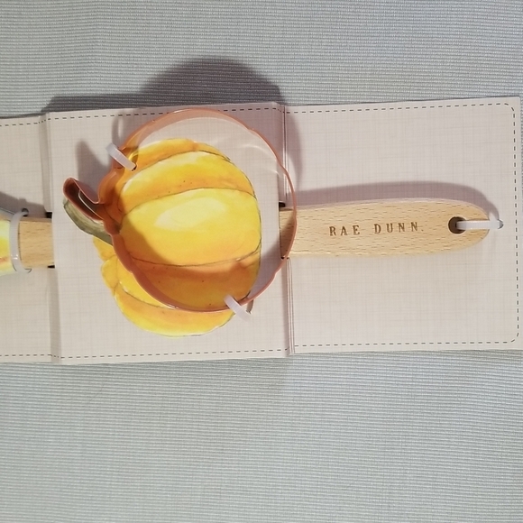 RAE DUNN SPATULA & COOKIE CUTTER " OH MY GOURD " ON SPATULA - Picture 3 of 6